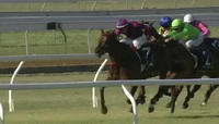 Grant Buckley pilots Oakfield Target to a runners up cheque.