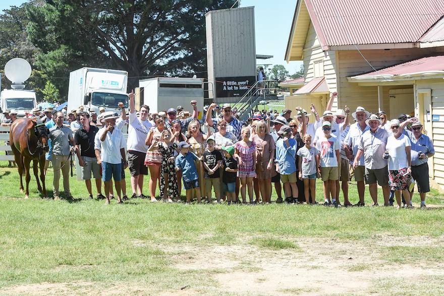 Blunakka wins at Burrumbeet for the Locals