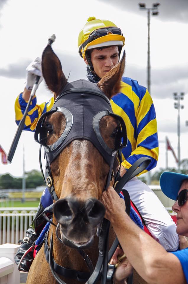 ARCTIC SONG SALUTES ON DAY 1 OF THE 2017 CARNIVAL