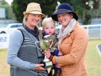 Thunder Road wins Riverina Cup for Lucy and Emma Longmire
