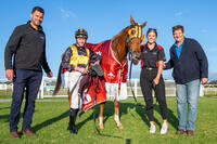 Celebrity Witness takes out Ladies Day Cup