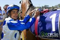 Phelps Glory wins first race of Easter Oakbank Carnival!